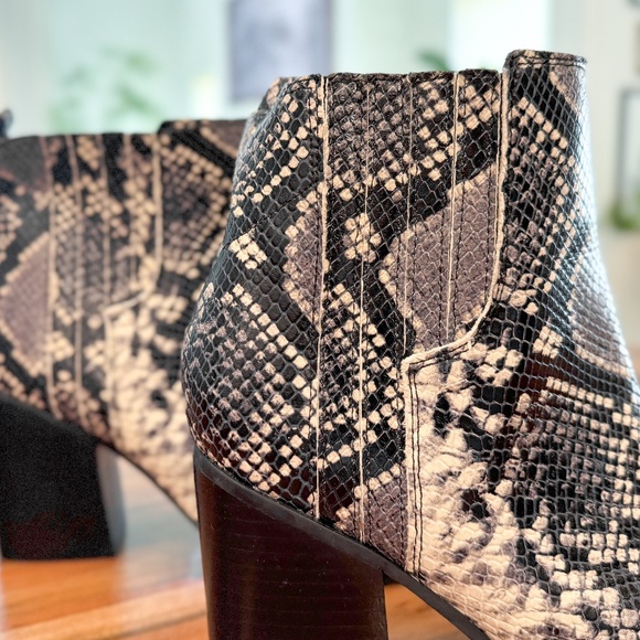 Marc Fisher Oshay Snake Print Ankle Boots - Picture 3 of 4